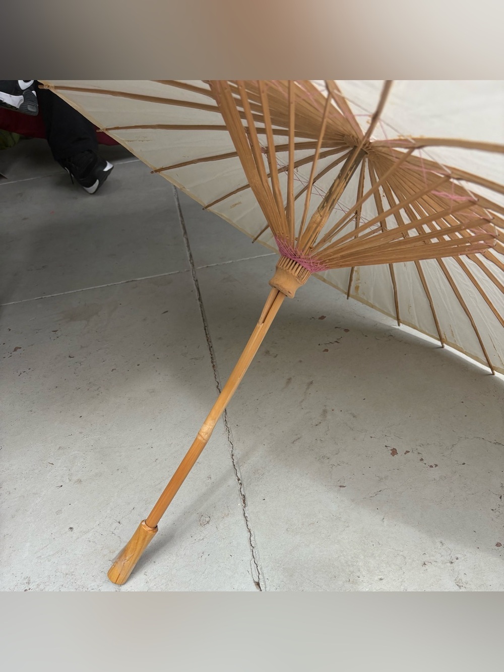 Japanese Paper Parasol with Bamboo Handle Collectible - Picture 2 of 3